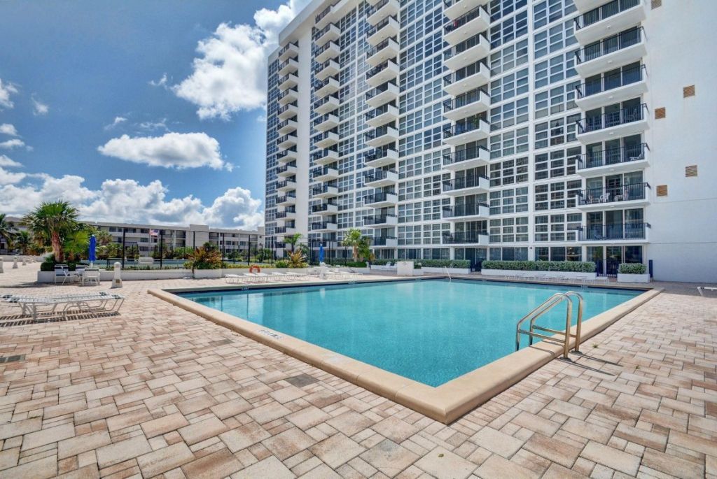 525 N Ocean Blvd, Unit 422, Pompano Beach, FL 33062 Photo