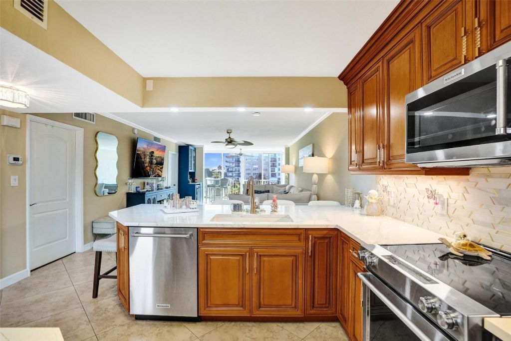 3180 NE 48th Court, Unit 404, Lighthouse Point, FL 33064 Photo