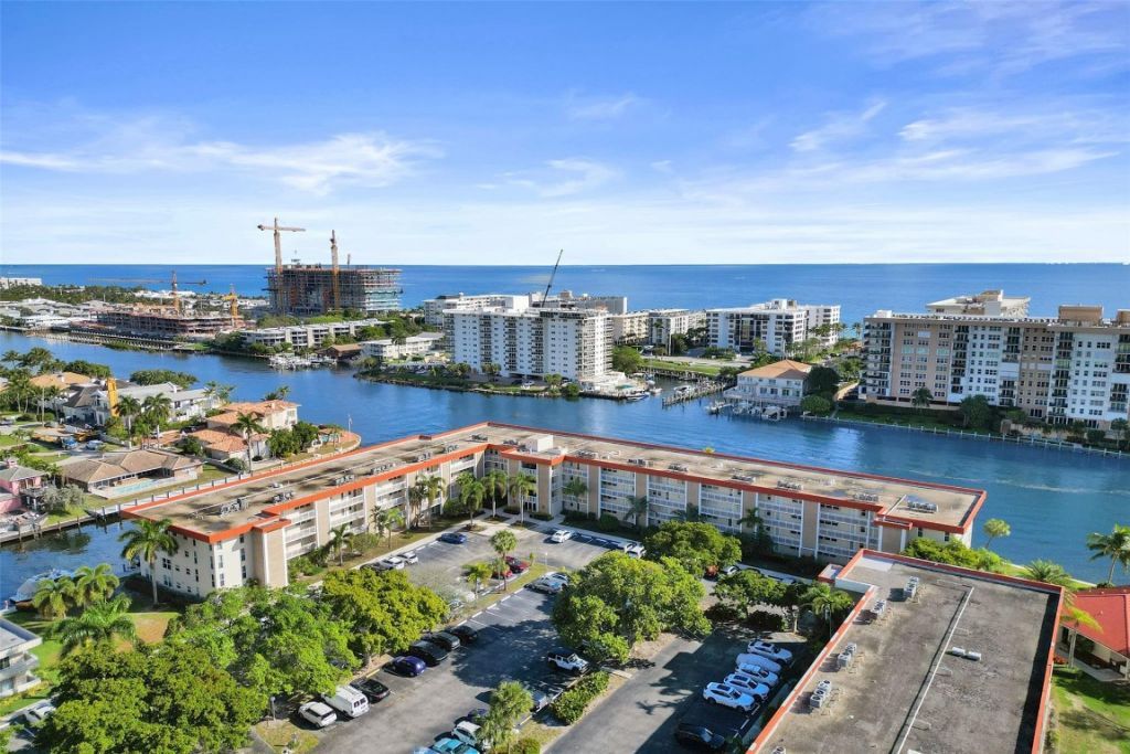 3180 NE 48th Court, Unit 404, Lighthouse Point, FL 33064 Photo