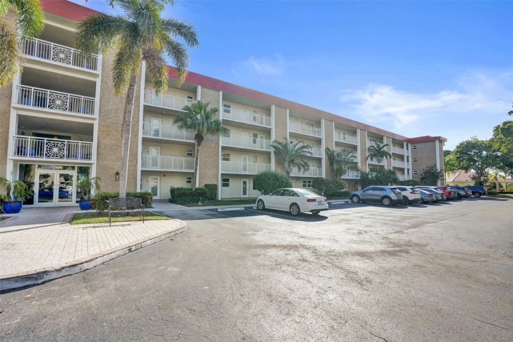 3180 NE 48th Court, Unit 404, Lighthouse Point, FL 33064 Photo