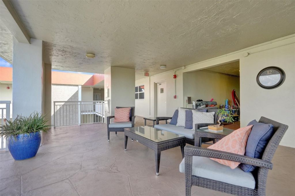 3180 NE 48th Court, Unit 404, Lighthouse Point, FL 33064 Photo