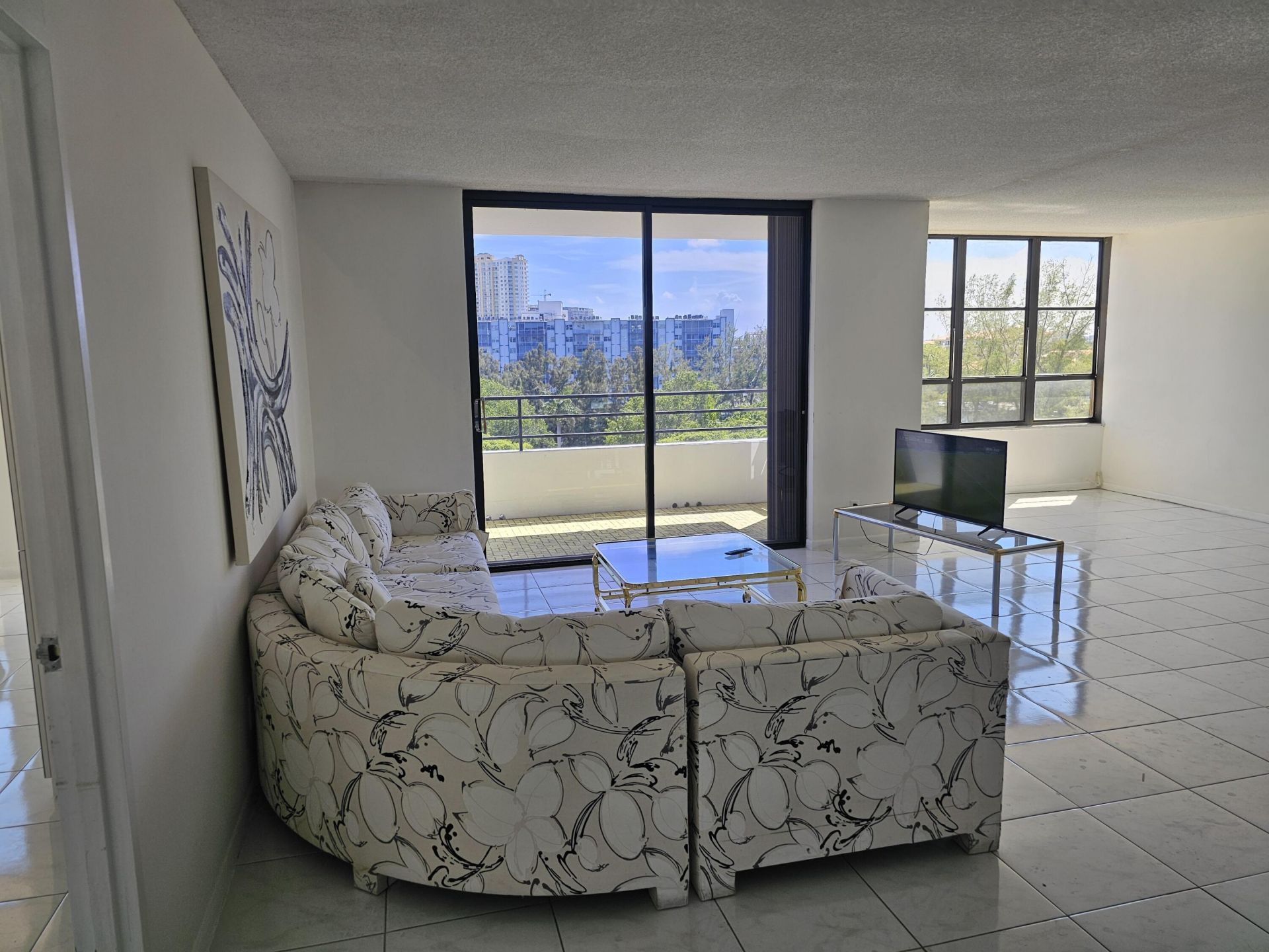 500 Three Islands Boulevard, Unit 213, Hallandale Beach, FL 33009 Photo