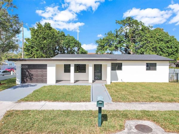 695 W 73rd Pl, Hialeah, FL 33014