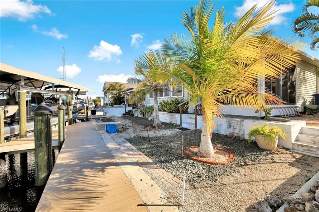 2971 Bounty Ln, Saint James City, FL 33956 Photo