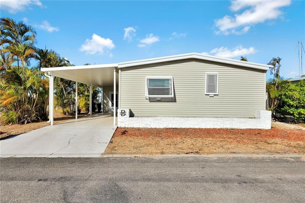 2971 Bounty Ln, Saint James City, FL 33956 Photo