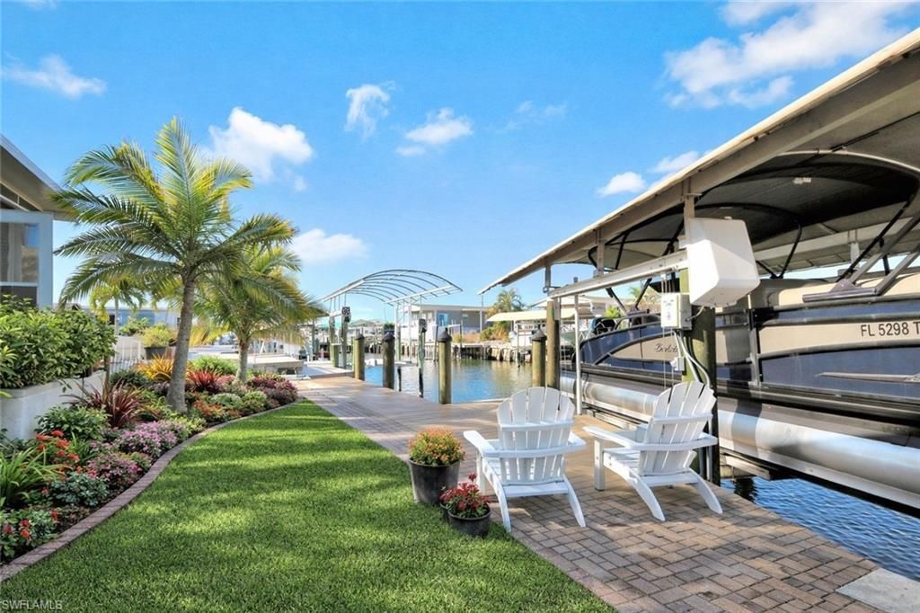 2971 Bounty Ln, Saint James City, FL 33956 Photo