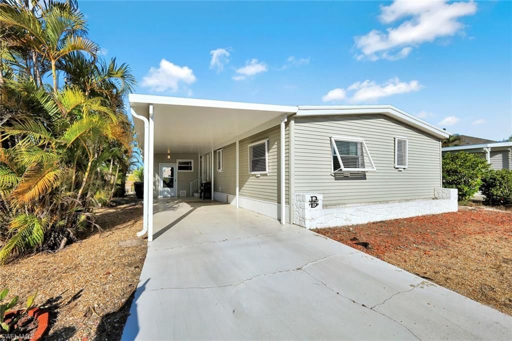 2971 Bounty Ln, Saint James City, FL 33956 Photo