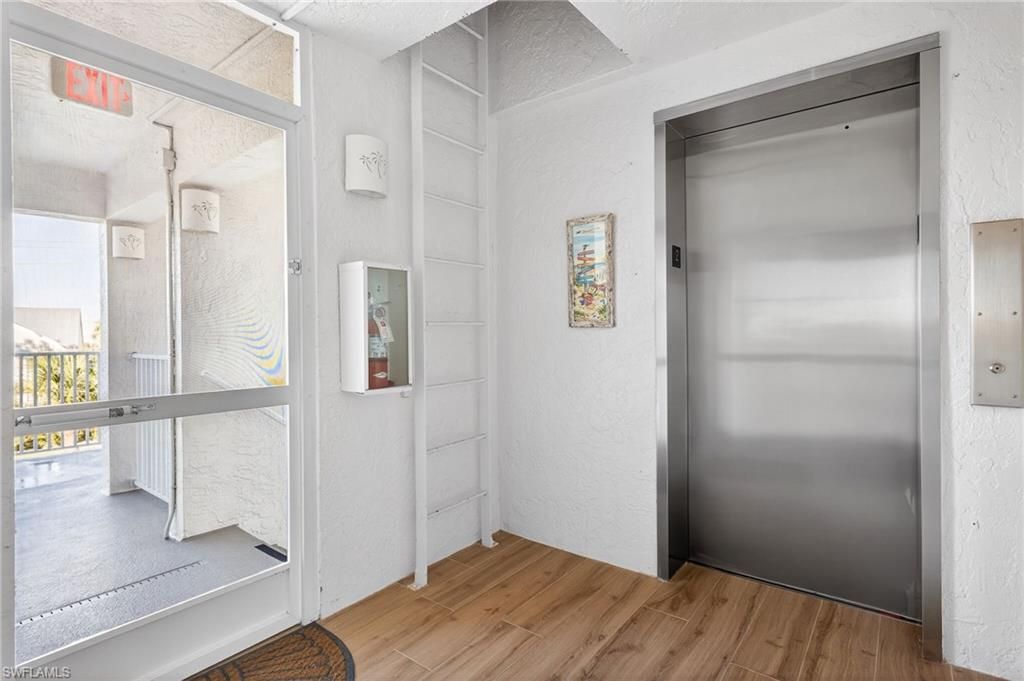 2659 W Gulf Dr, Unit C201, Sanibel, FL 33957 Photo