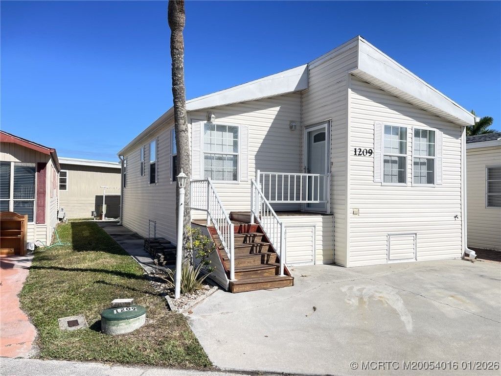 1209 Nettles Boulevard, Jensen Beach, FL 34957 Photo