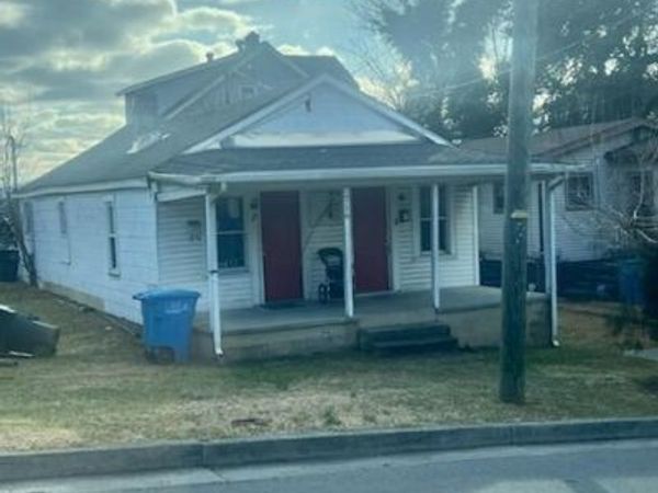 716 McDowell AVE NW, Roanoke, VA 24016