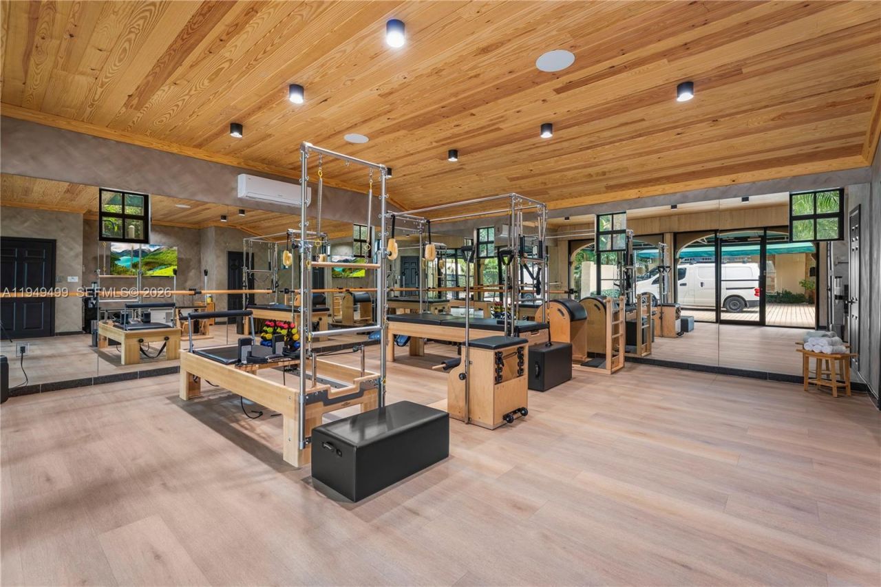 1643 Brickell Ave, Unit 2506, Miami, FL 33129 Photo