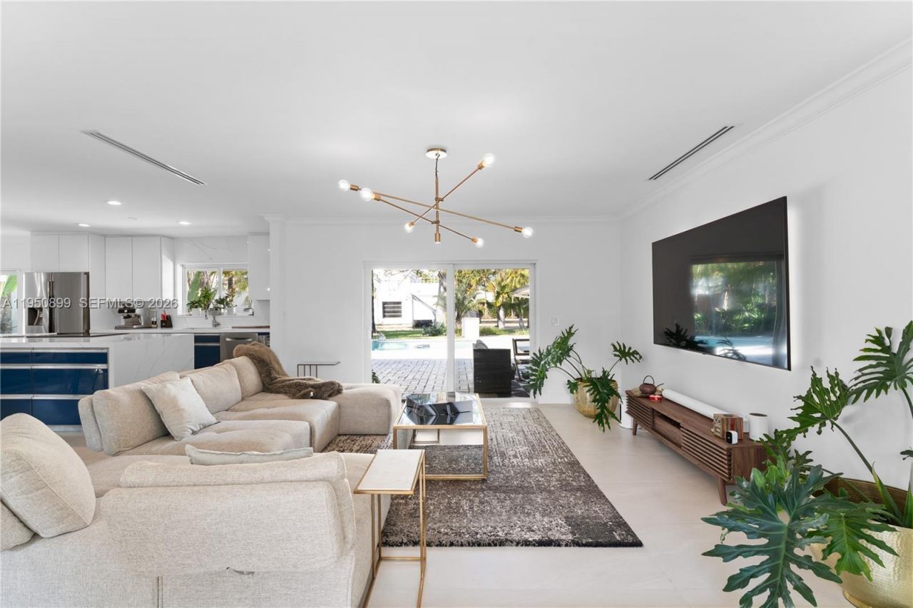 1071 NE 83rd St, Miami, FL 33138 Photo