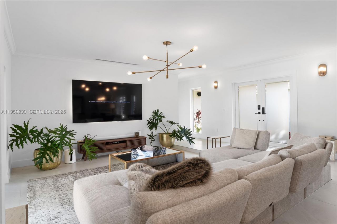 1071 NE 83rd St, Miami, FL 33138 Photo