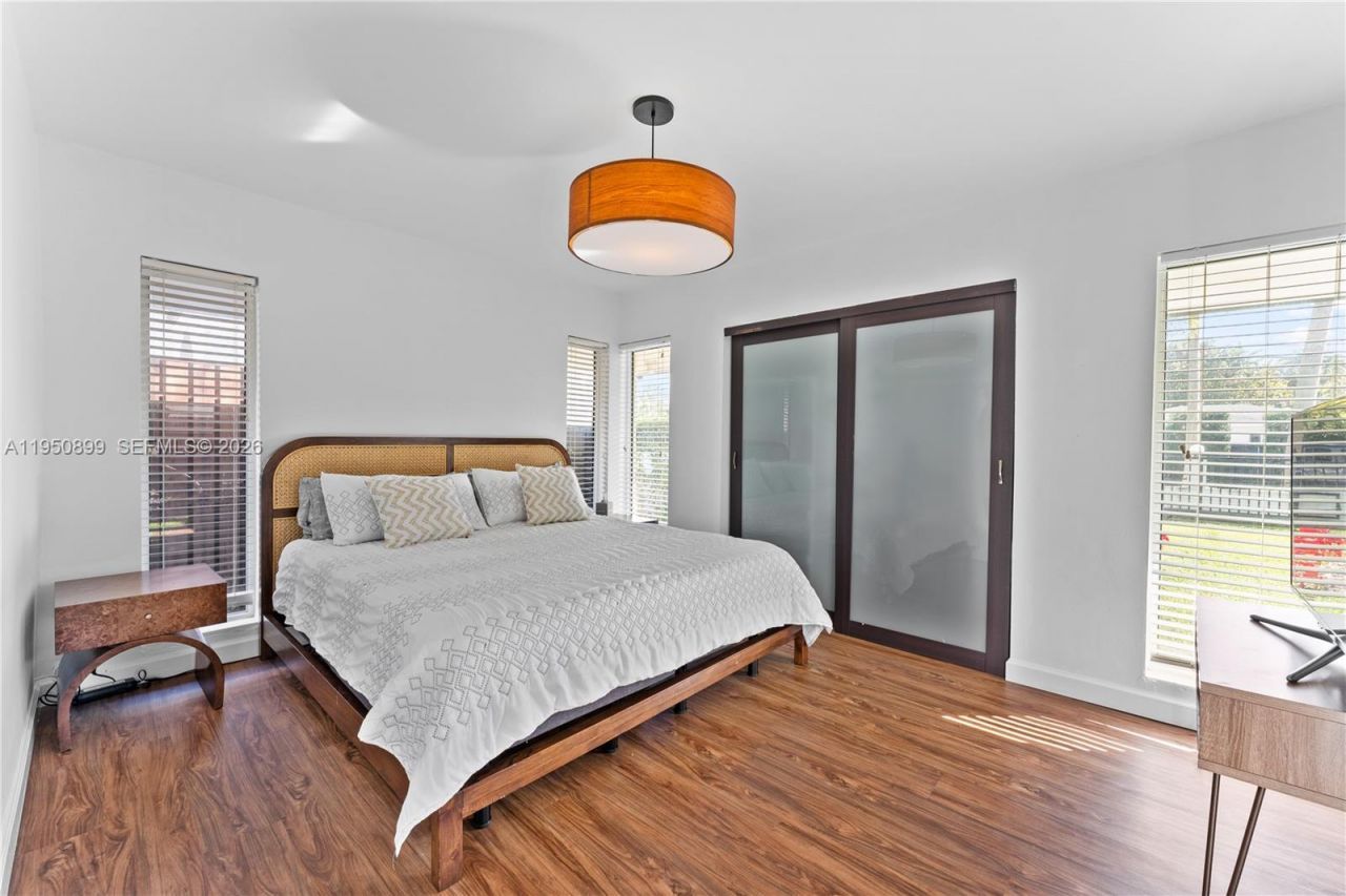 1071 NE 83rd St, Miami, FL 33138 Photo