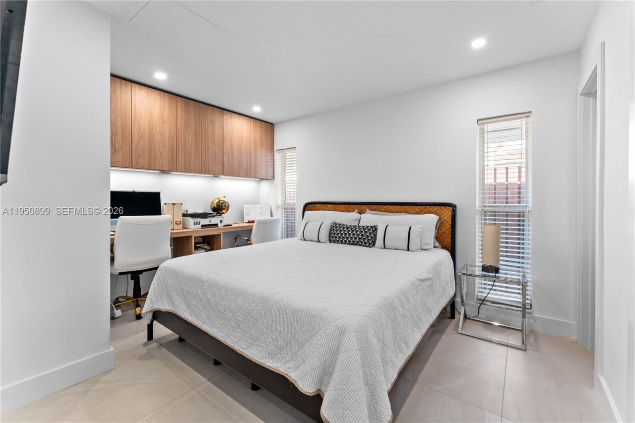 1071 NE 83rd St, Miami, FL 33138 Photo