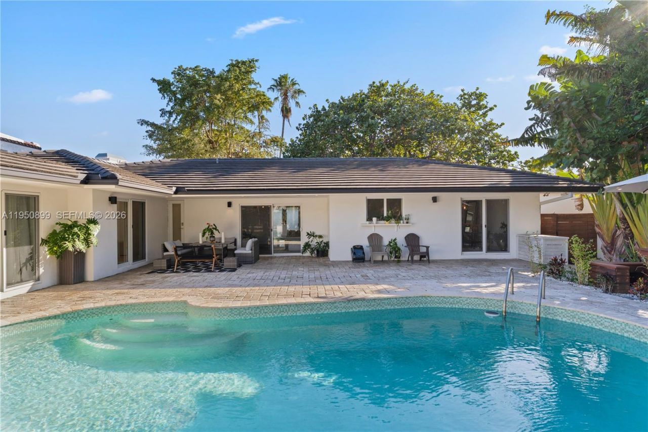 1071 NE 83rd St, Miami, FL 33138 Photo