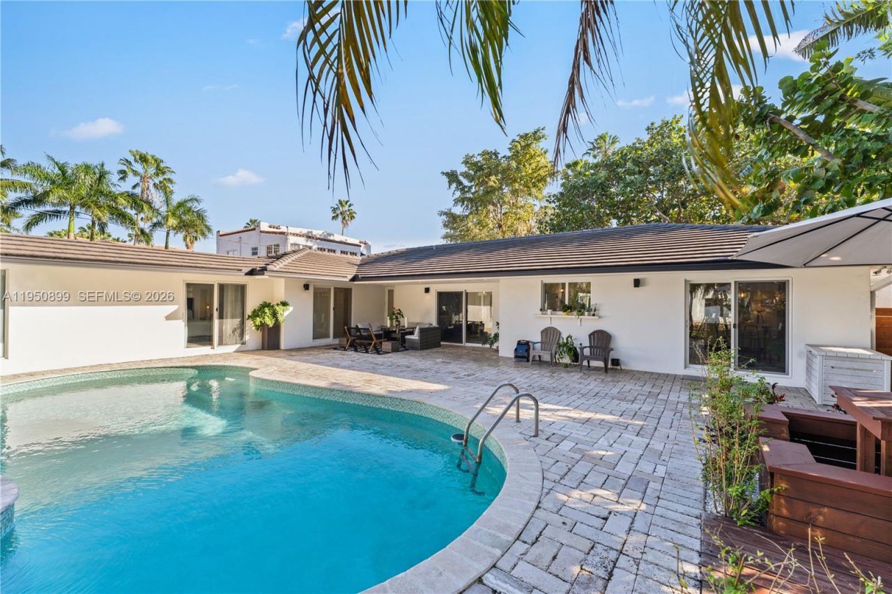 1071 NE 83rd St, Miami, FL 33138 Photo