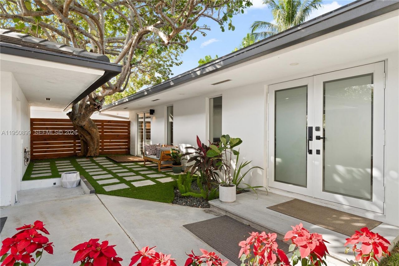 1071 NE 83rd St, Miami, FL 33138 Photo