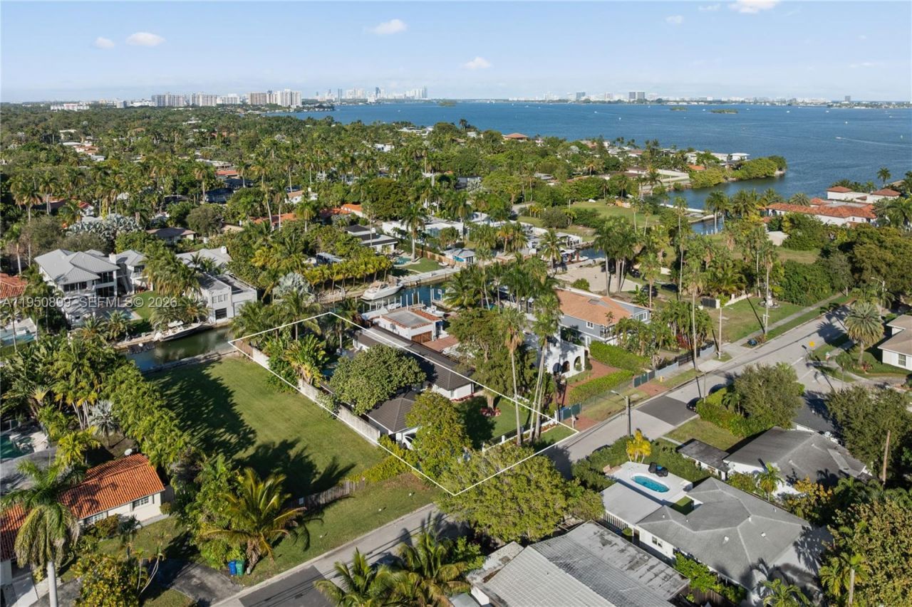 1071 NE 83rd St, Miami, FL 33138 Photo