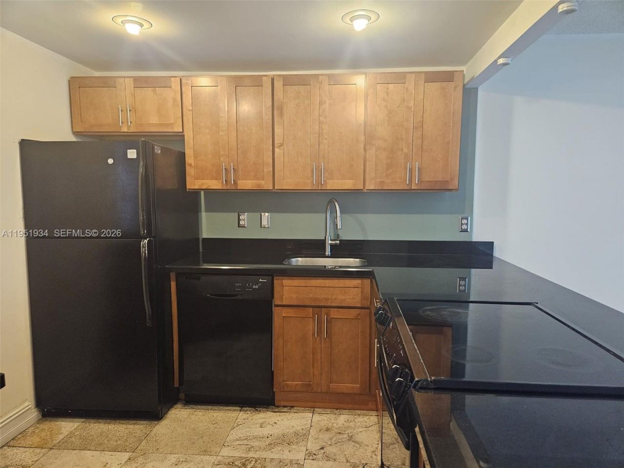 3401 N Country Club Dr , Unit 310, Aventura, FL 33180 Photo