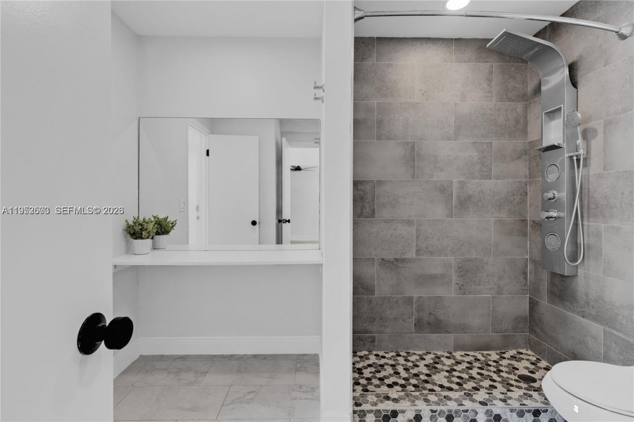 6949 SW 110th Ct, Unit 6949, Miami, FL 33173 Photo