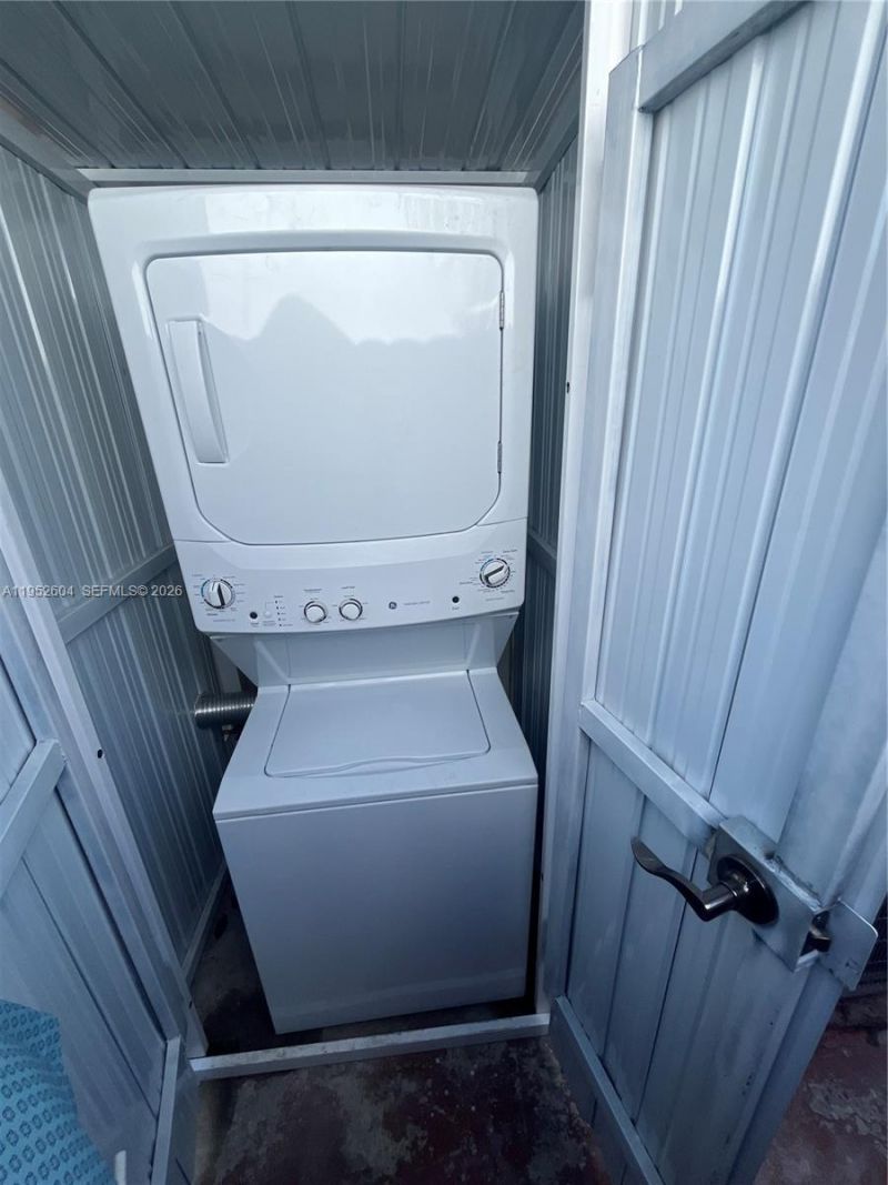 3330 NW 4th St , Miami, FL 33125 Photo