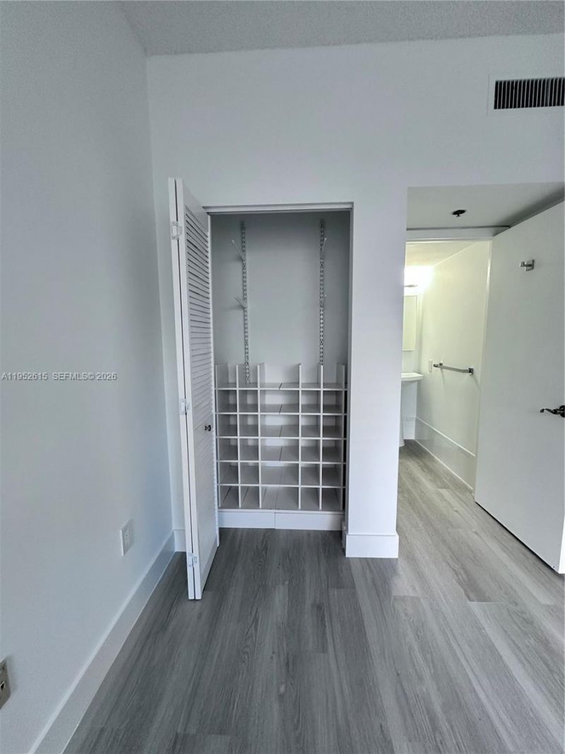 540 Brickell Key Dr, Unit 302, Miami, FL 33131 Photo