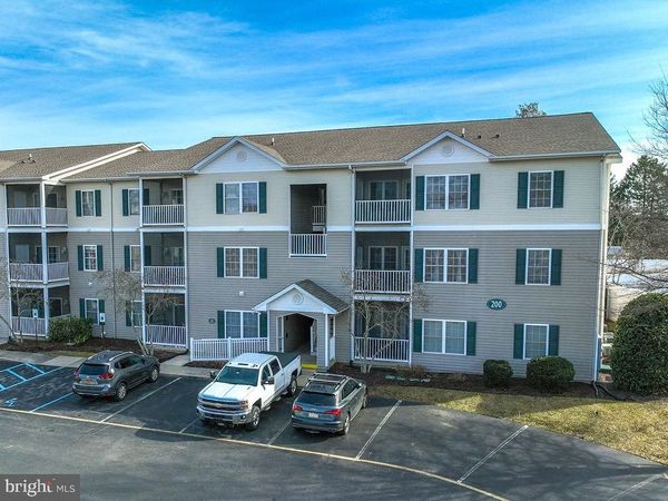 200 PEBBLE DRIVE, Unit 207, REHOBOTH BEACH, DE 19971