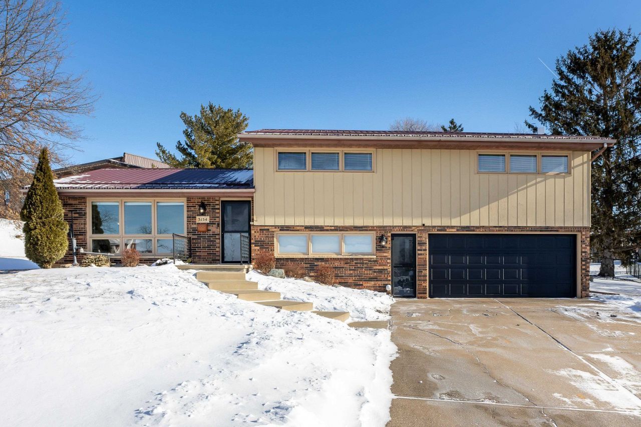 3154 Erie Court, Dubuque, IA 52001 Main Photo