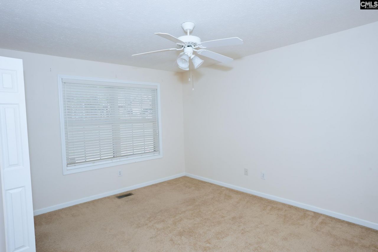 37 Summerset Court Photo 16