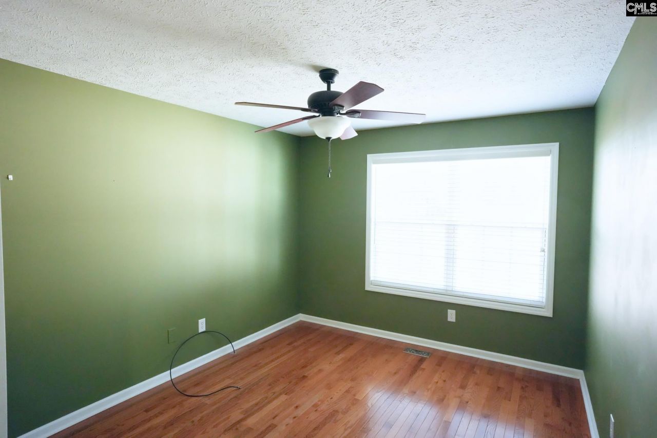 37 Summerset Court Photo 18