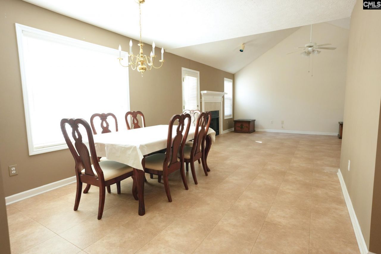 37 Summerset Court Photo 7