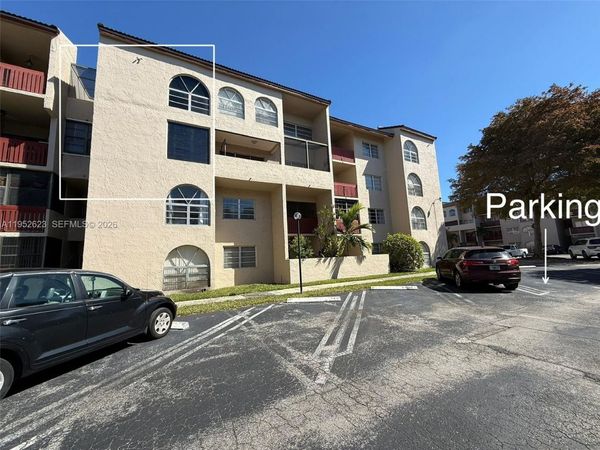 10641 SW 108th Ave, Unit 3I, Miami, FL 33176