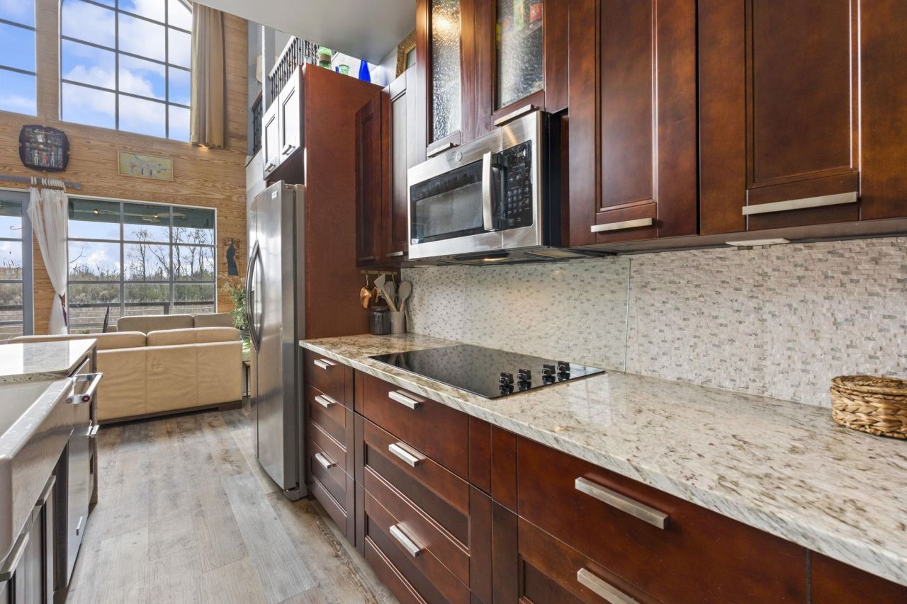 329 Kaufman St. Photo 14