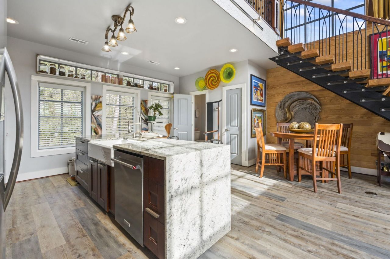 329 Kaufman St. Photo 16