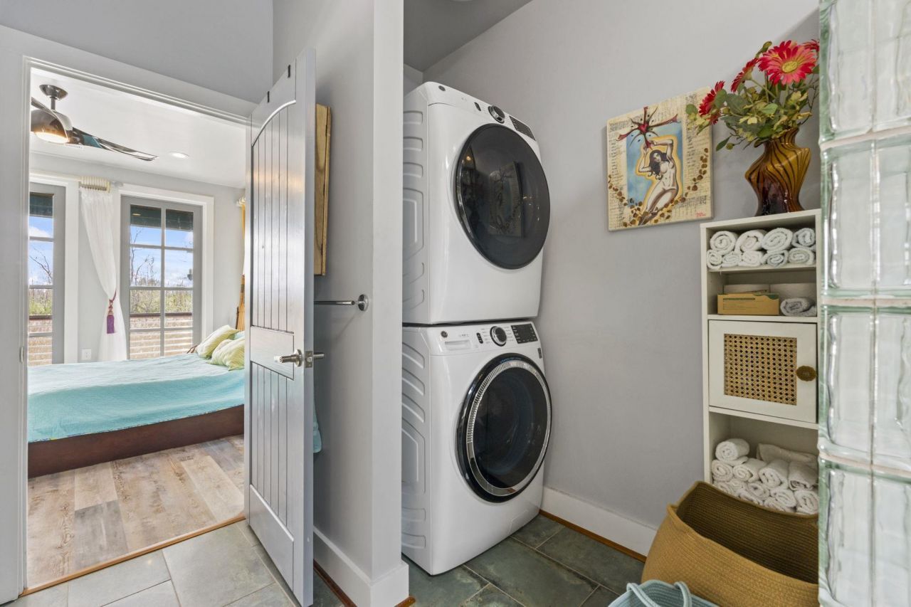 329 Kaufman St. Photo 23