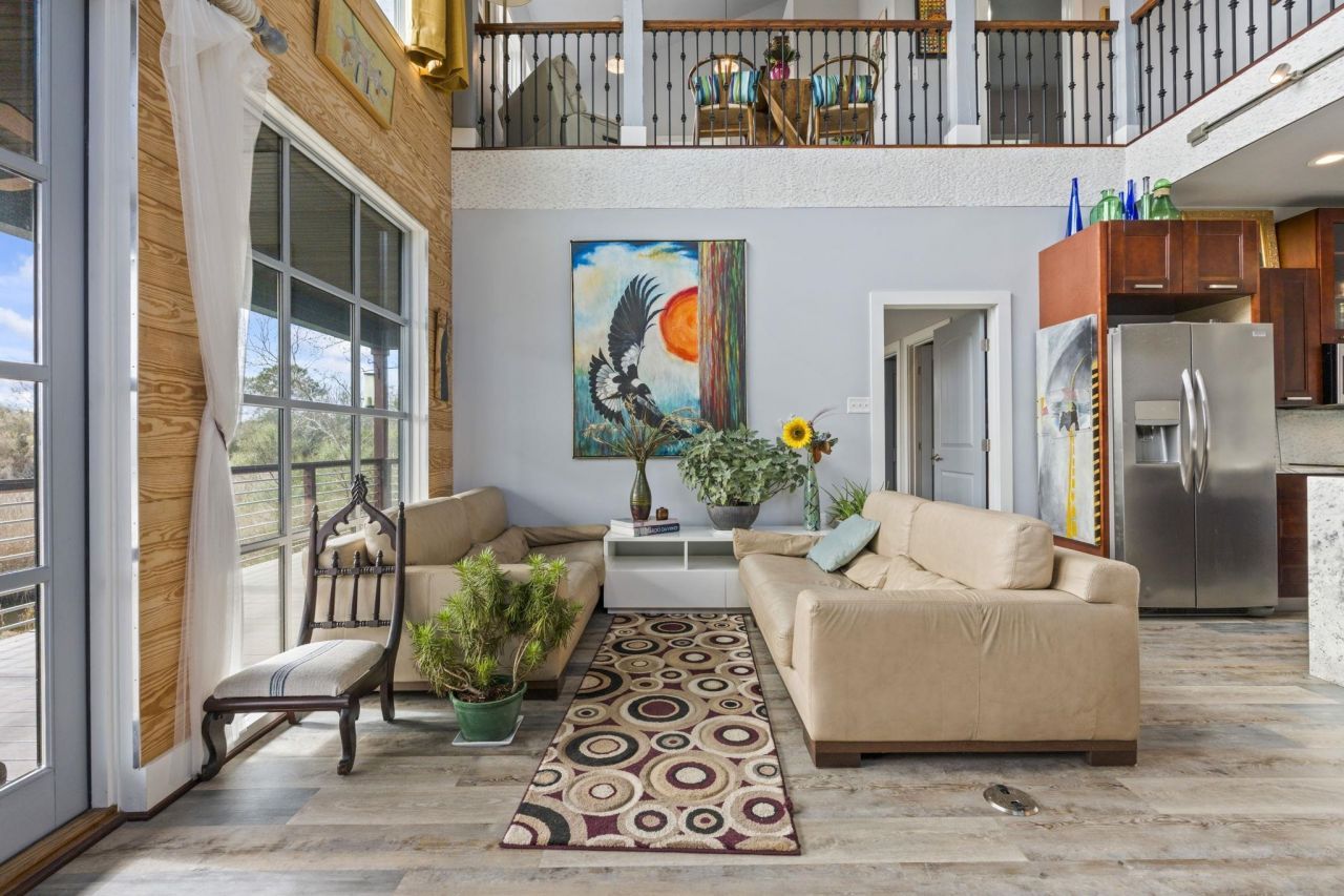 329 Kaufman St. Photo 4