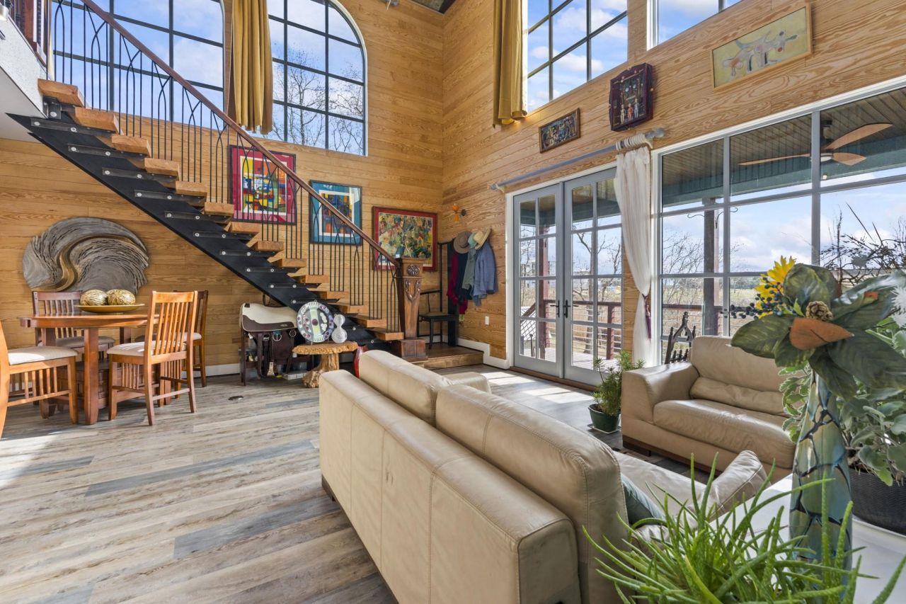 329 Kaufman St. Photo 5