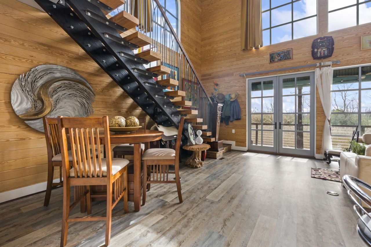 329 Kaufman St. Photo 8