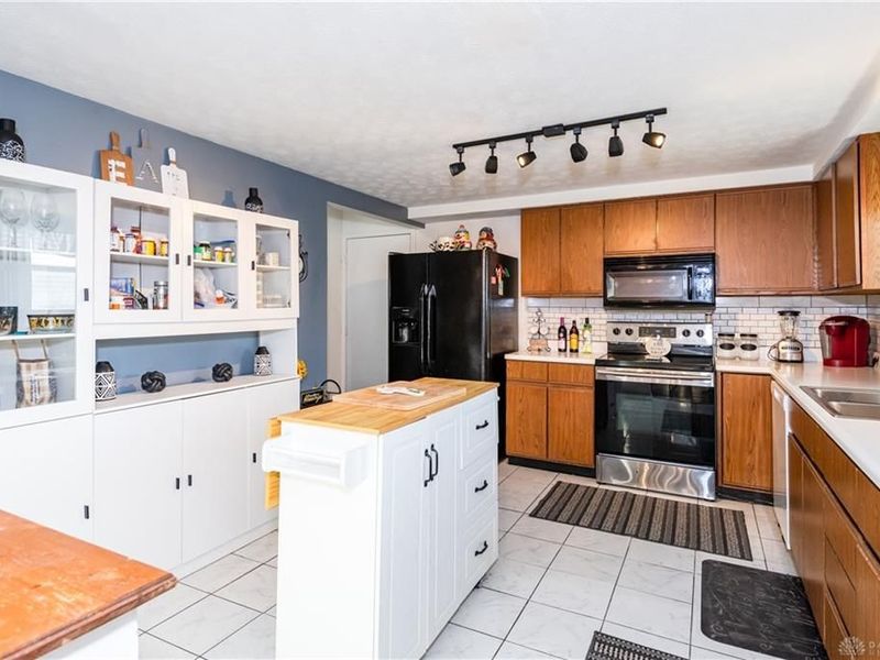 5686 Firegate Court, Huber Heights, OH 45424 Photo 15