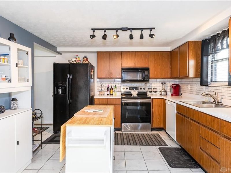 5686 Firegate Court, Huber Heights, OH 45424 Photo 16