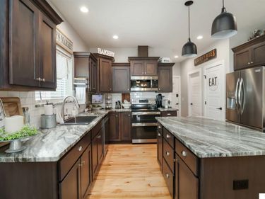 1046 N 107 Street N, Lincoln, NE 68527