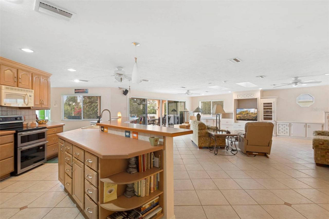 33 Cunningham Drive, New Smyrna Beach, FL 32168 Photo