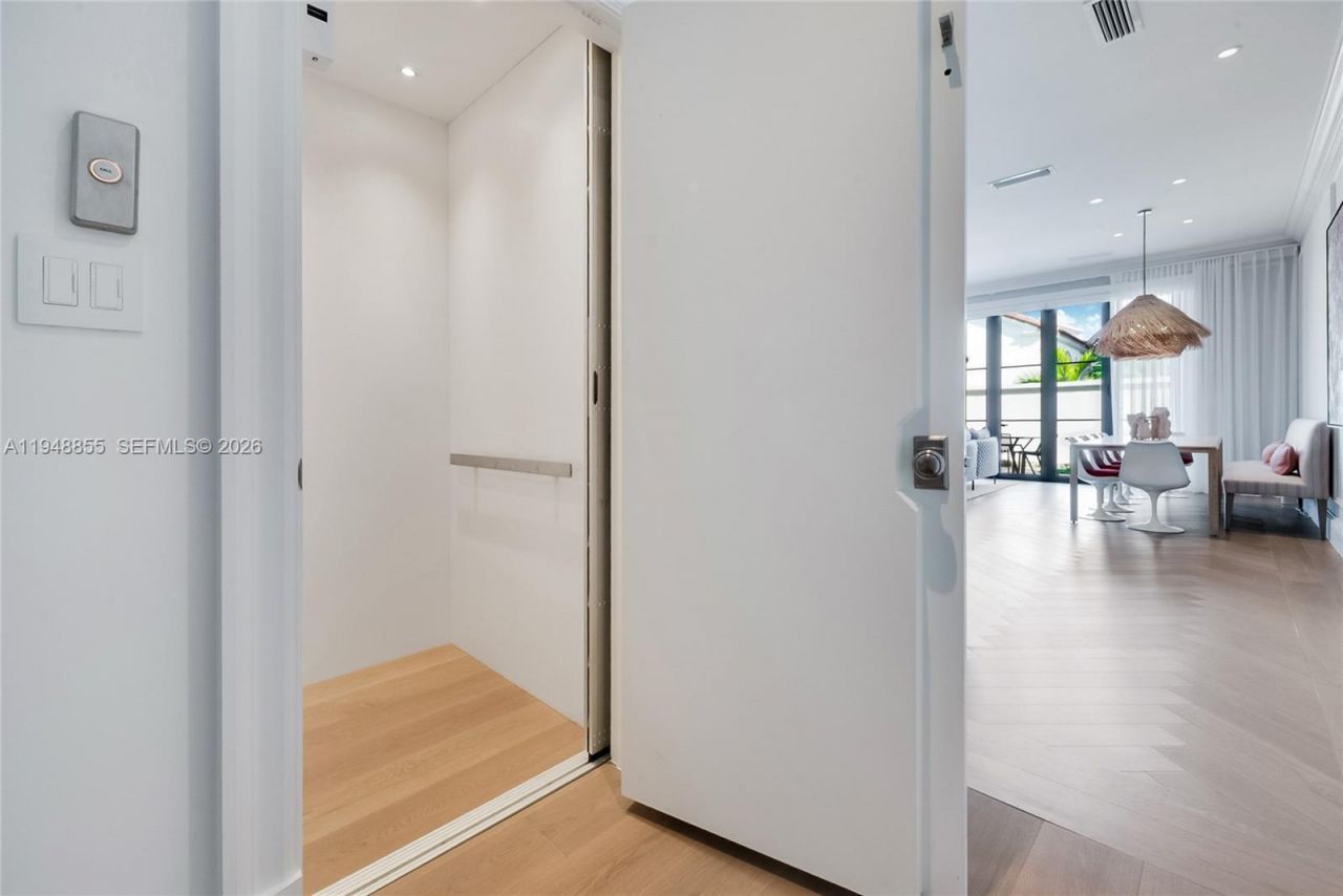 2615 Anderson Rd , Coral Gables, FL 33134 Photo