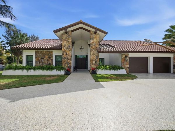 11850 Oak Leaf Dr., Davie, FL 33330