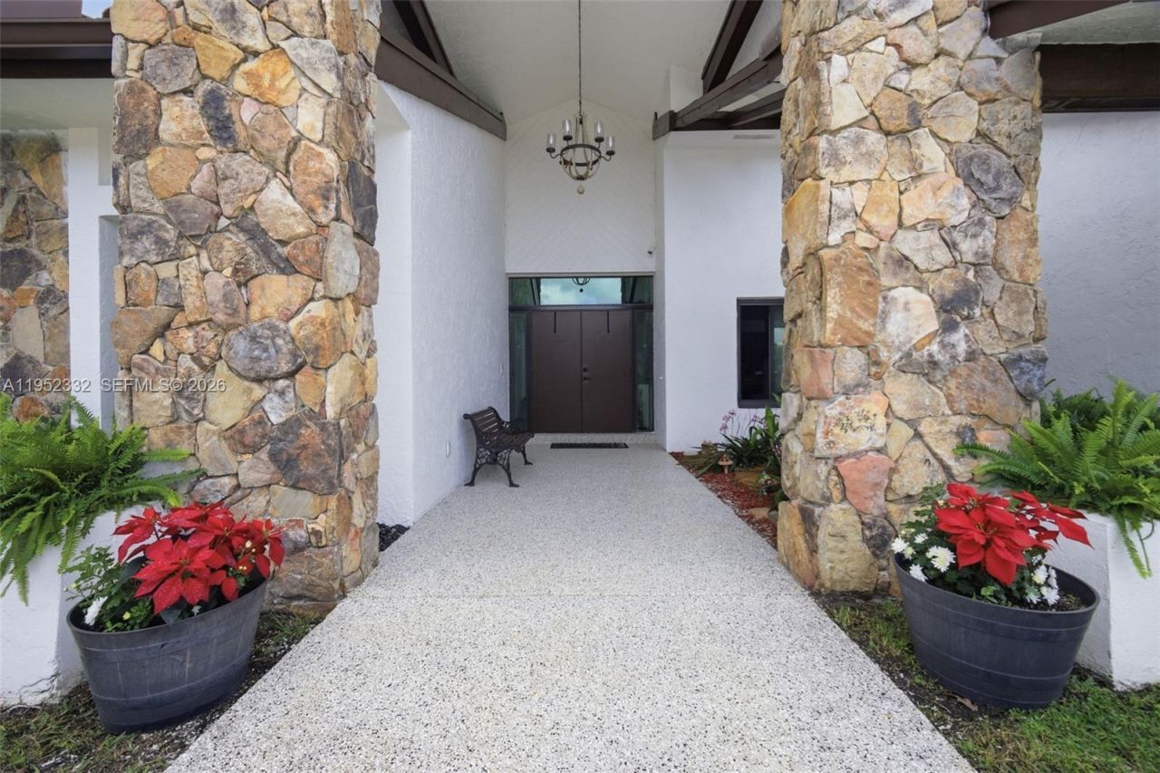 11850 Oak Leaf Dr., Davie, FL 33330 Photo