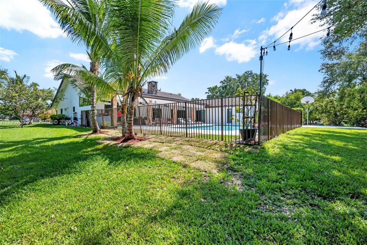 11850 Oak Leaf Dr., Davie, FL 33330 Photo