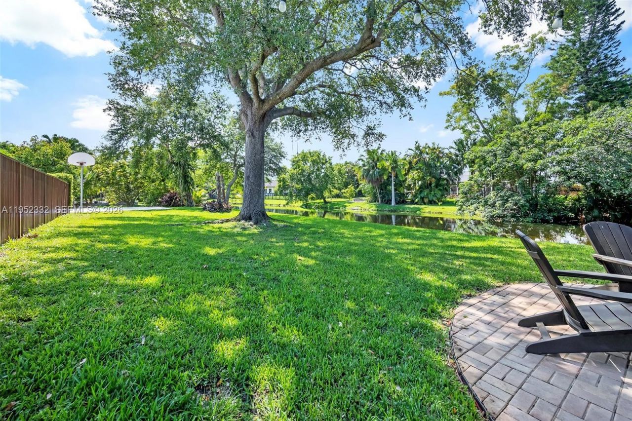 11850 Oak Leaf Dr., Davie, FL 33330 Photo