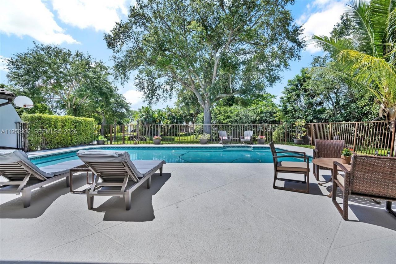 11850 Oak Leaf Dr., Davie, FL 33330 Photo