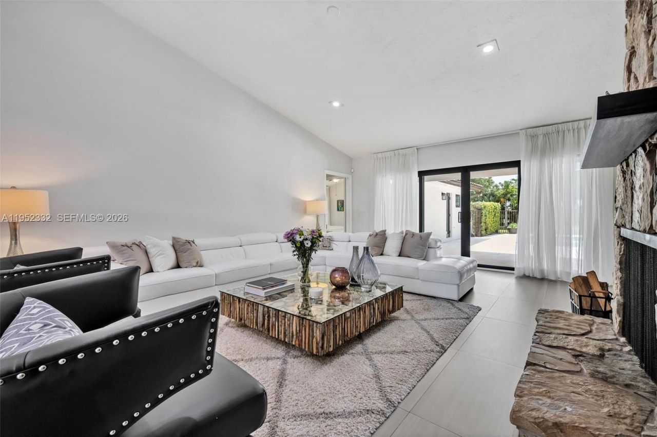 11850 Oak Leaf Dr., Davie, FL 33330 Photo